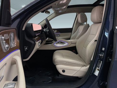 Used 2024 Mercedes-Benz GLS 450 4MATIC image 5