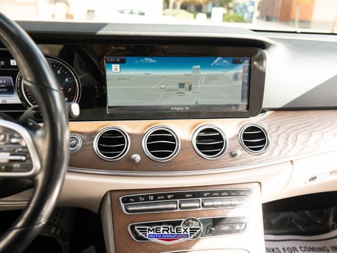 Used 2019 Mercedes-Benz E 300 4MATIC w/ Driver Assistance Package image 31