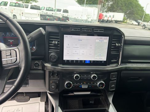 Used 2023 Ford F350 Lariat w/ Lariat Ultimate Package AWD/4WD image 11