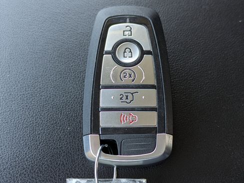 Used 2021 Ford Explorer Limited w/ Equipment Group 301A AWD/4WD image 34