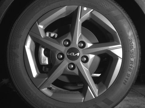 Used 2025 Kia K4 FWD image 12