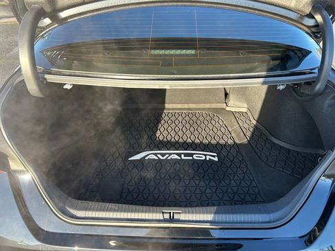 Used 2021 Toyota Avalon XSE image 24