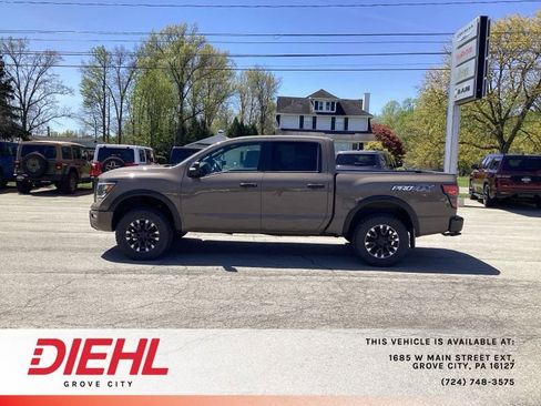 Used 2021 Nissan Titan PRO-4X w/ Pro-4x Convenience Package AWD/4WD image 4