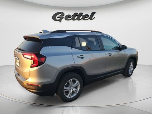 Used 2023 GMC Terrain SLE w/ Driver Convenience Package FWD image 3