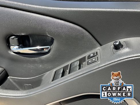 Used 2024 Nissan Frontier SL w/ Technology Package RWD image 21
