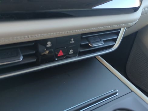 New 2026 Volkswagen Atlas SE image 12