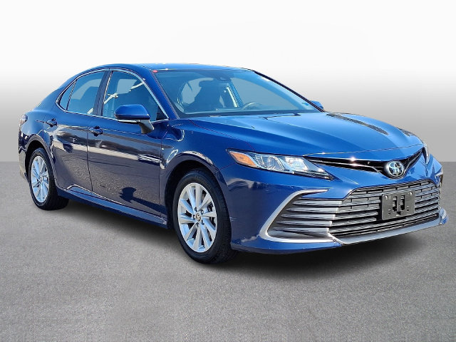 Used 2024 Toyota Camry LE FWD image 3