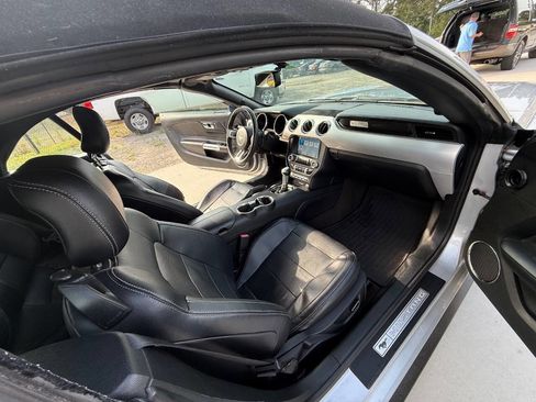 Used 2016 Ford Mustang Premium RWD image 27