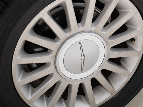 Used 2005 Ford Thunderbird Deluxe image 45