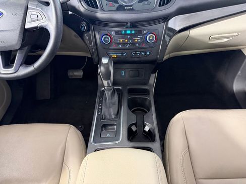 Used 2019 Ford Escape Titanium image 16