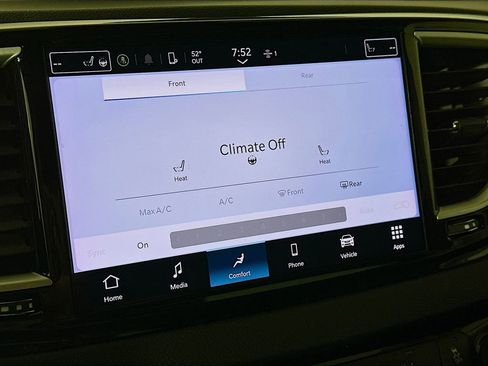 Certified 2024 Chrysler Pacifica Touring-L image 24