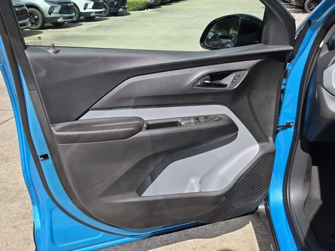 New 2027 Chevrolet Bolt LT FWD image 18