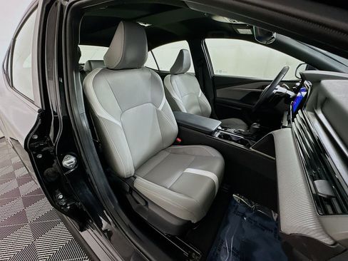 Used 2025 Toyota Camry SE FWD image 28