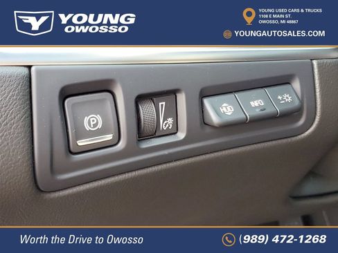 Used 2024 Cadillac XT5 Premium Luxury w/ Technology Package AWD/4WD image 12