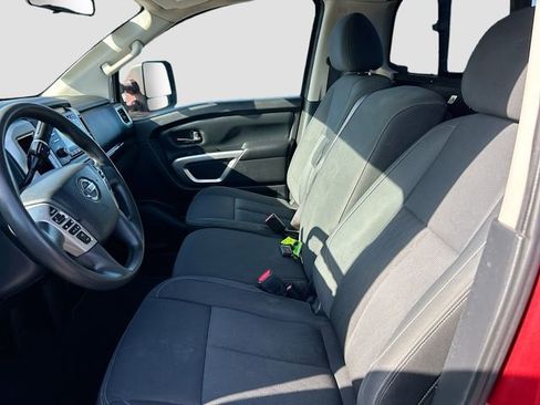 Used 2017 Nissan Titan SV AWD/4WD image 14