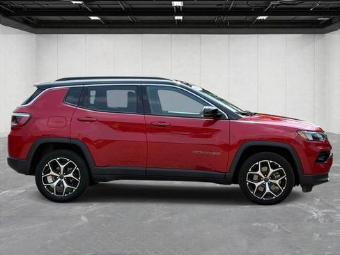 Certified 2025 Jeep Compass Limited AWD/4WD image 6