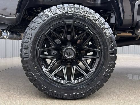 Used 2026 Ford F350 Platinum w/ FX4 Off-Road Package AWD/4WD image 11