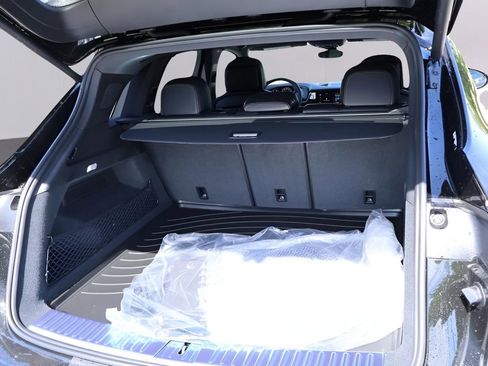 New 2025 Porsche Cayenne image 17