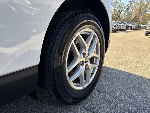 Used 2022 Ford Edge SE image 12