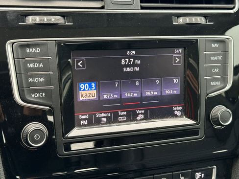 Used 2015 Volkswagen Golf 4-Door image 19