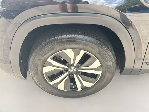 Certified 2026 Volkswagen Atlas Cross Sport SE FWD image 36