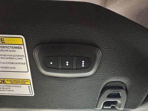 Used 2018 Jeep Wrangler Unlimited Sahara image 29