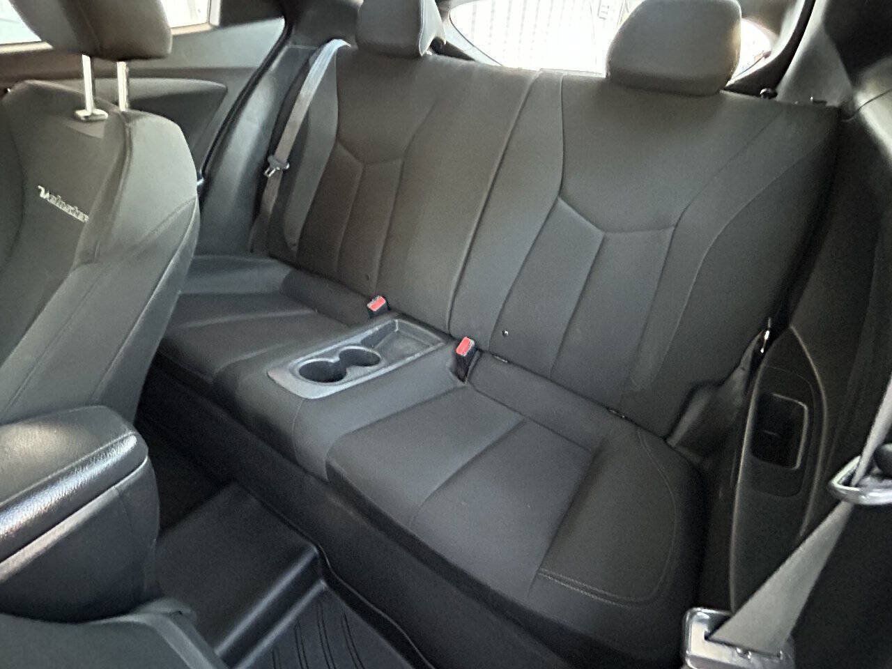 Used 2016 Hyundai Veloster FWD image 29