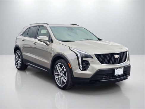 Used 2023 Cadillac XT4 Sport image 3
