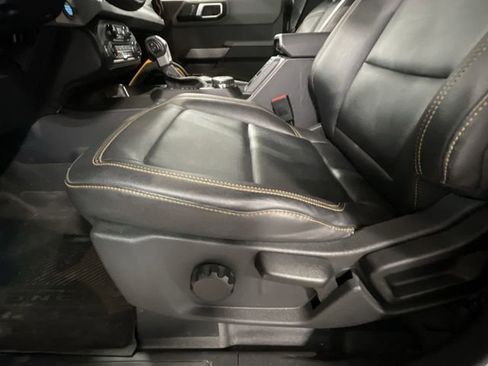 Used 2023 Ford Bronco Badlands image 18