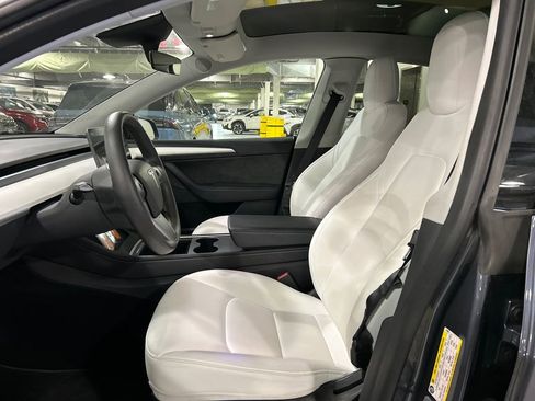 Used 2023 Tesla Model Y Long Range image 10