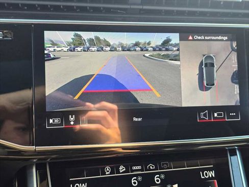 Used 2024 Audi Q8 Premium Plus w/ Premium Plus Package image 32