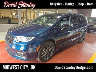Used 2025 Chrysler Pacifica Limited