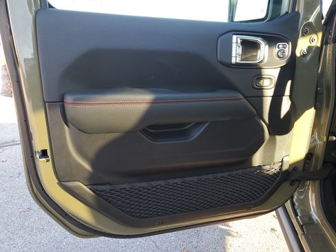 New 2026 Jeep Wrangler Unlimited Rubicon image 16