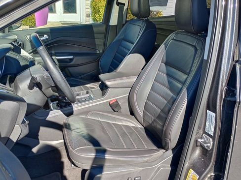 Used 2018 Ford Escape SEL image 15