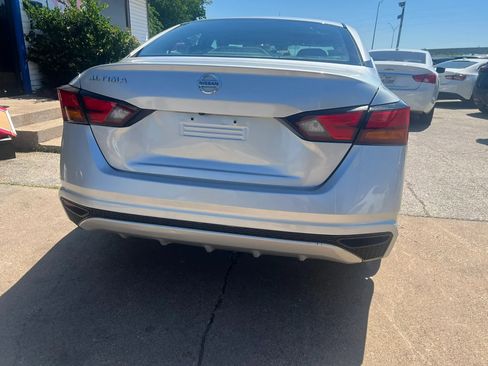 Used 2022 Nissan Altima 2.5 S FWD image 4