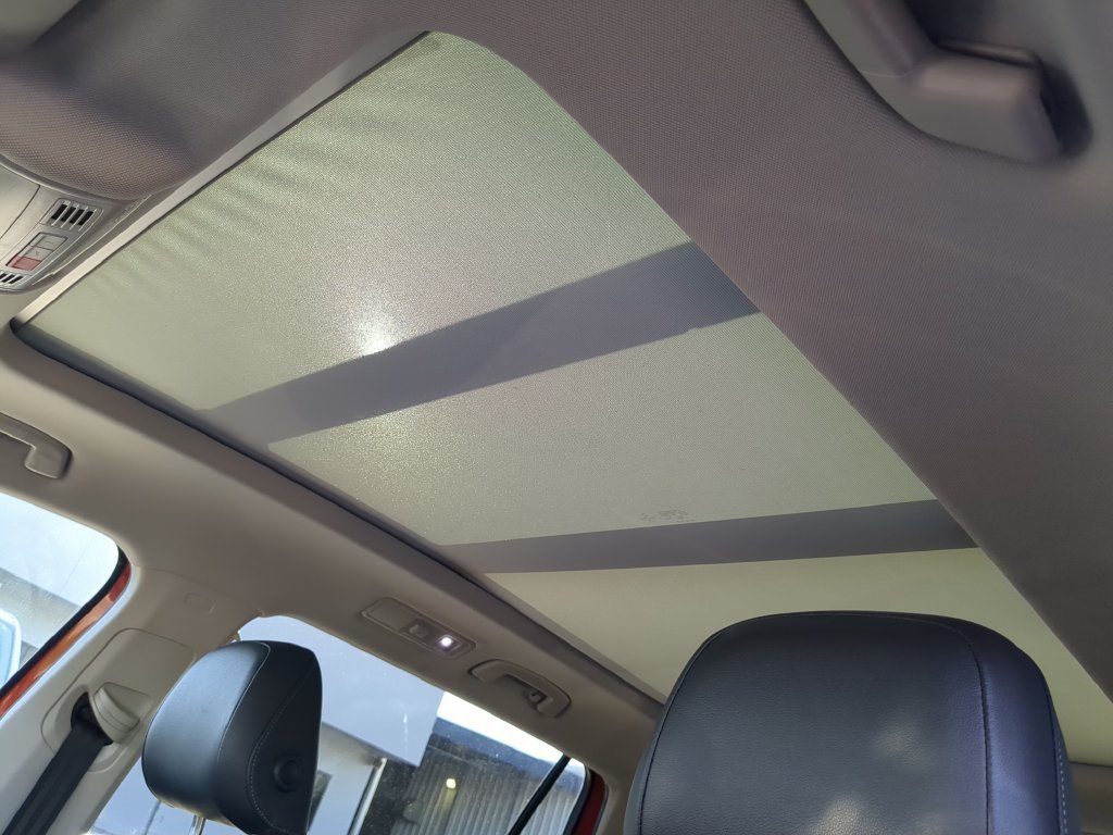 Used 2018 Volkswagen Tiguan SE w/ Panoramic Sunroof Package FWD image 22