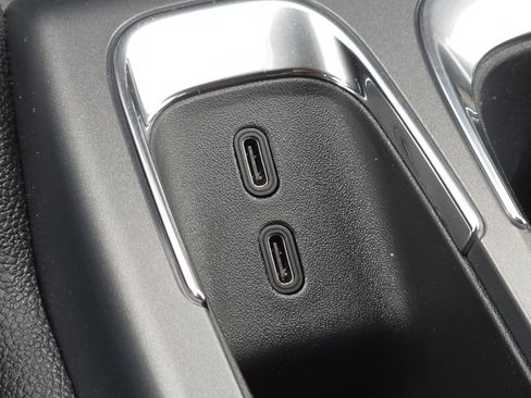 New 2026 Chevrolet Equinox EV LT image 7