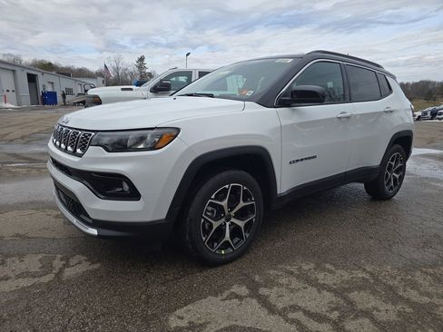 New 2026 Jeep Compass Limited image 9