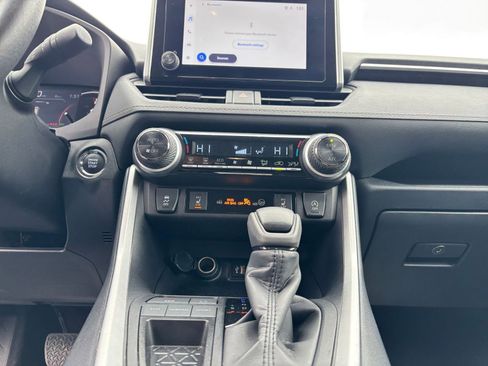 Used 2025 Toyota RAV4 XLE image 18