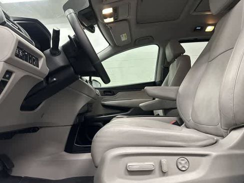 Used 2018 Honda Odyssey Touring image 27