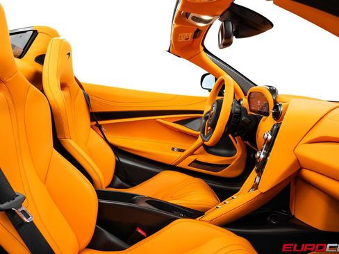 Used 2022 McLaren 765LT RWD image 40