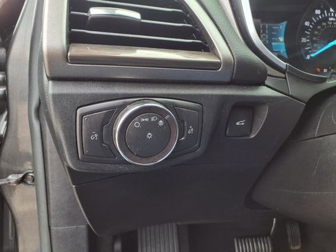 Used 2019 Ford Fusion SEL FWD image 13