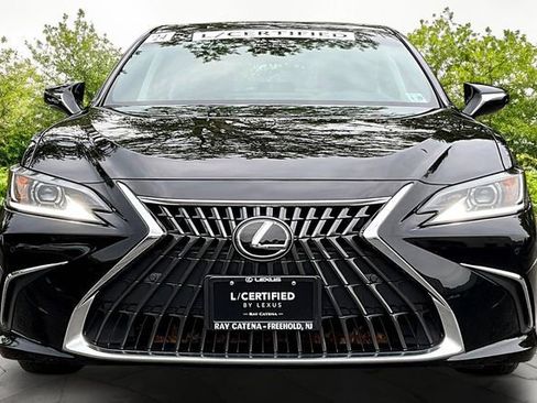 Certified 2024 Lexus ES 250 w/ Premium Package AWD/4WD image 2