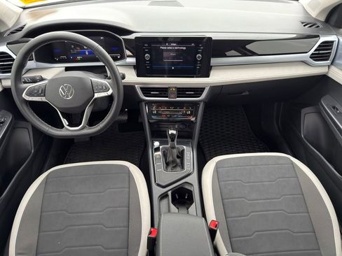 New 2025 Volkswagen Taos SE image 22