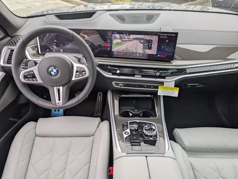 New 2026 BMW X5 M60i image 17
