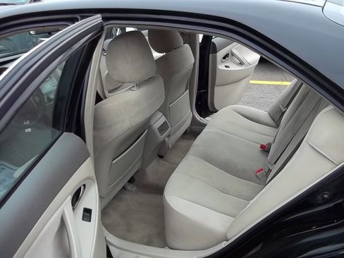 Used 2009 Toyota Camry LE FWD image 8