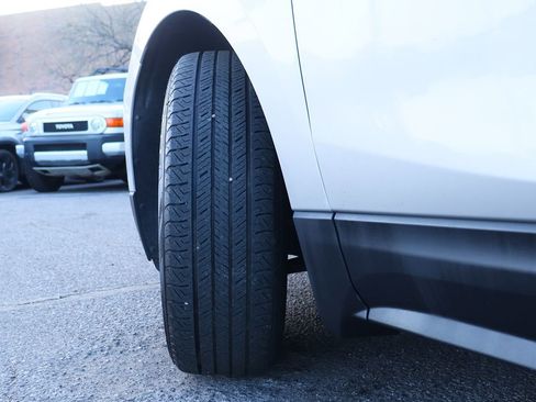 Used 2020 Chevrolet Equinox LS w/ LS Convenience Package image 6