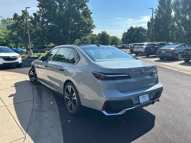 Used 2023 BMW i7 xDrive60 AWD/4WD image 5