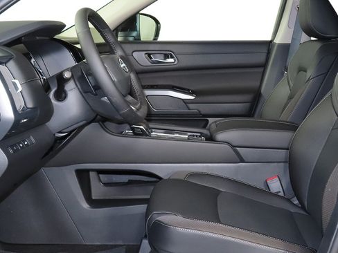 New 2026 Nissan Pathfinder SL AWD/4WD image 11