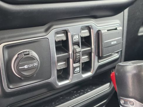 Used 2021 Jeep Gladiator Overland w/ Popular Equipment Package AWD/4WD image 22